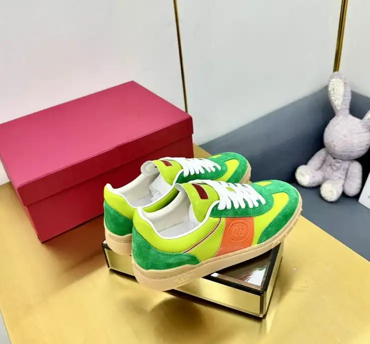 hype Valentino Sneakers