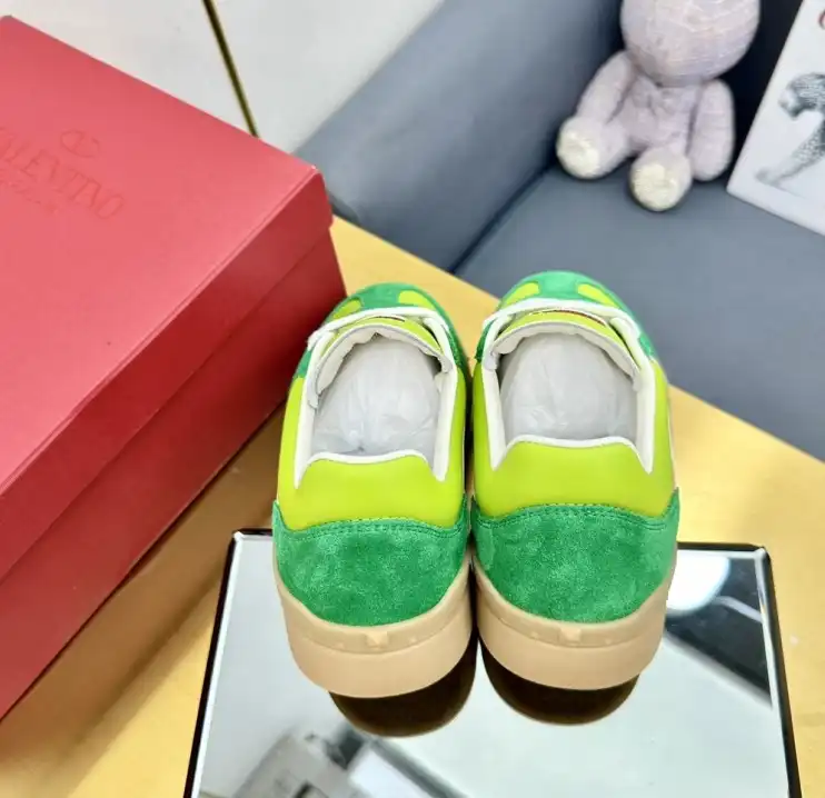 hype Valentino Sneakers