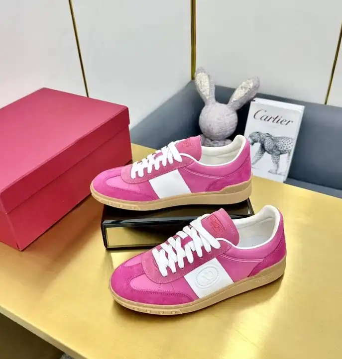 hype Valentino Sneakers