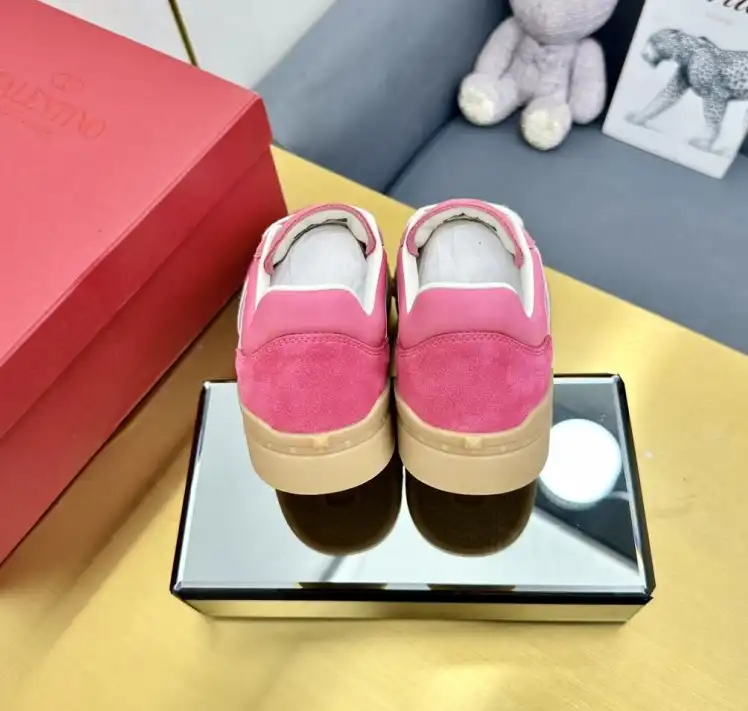 hype Valentino Sneakers