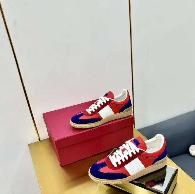 hype Valentino Sneakers