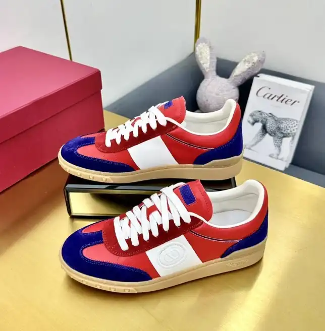 hype Valentino Sneakers