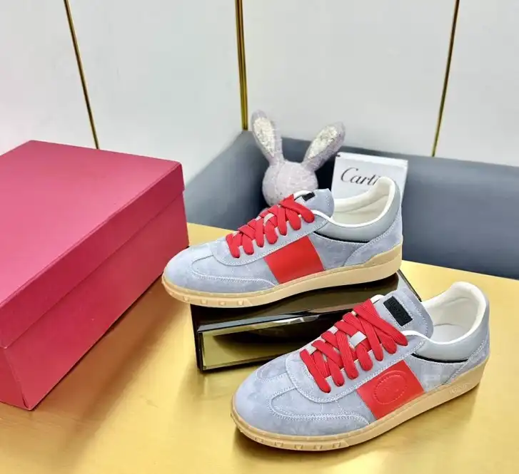 hype Valentino Sneakers