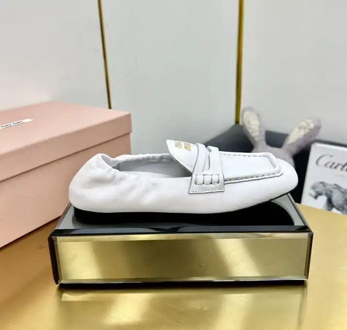 hype Miu Miu Leather Shoes