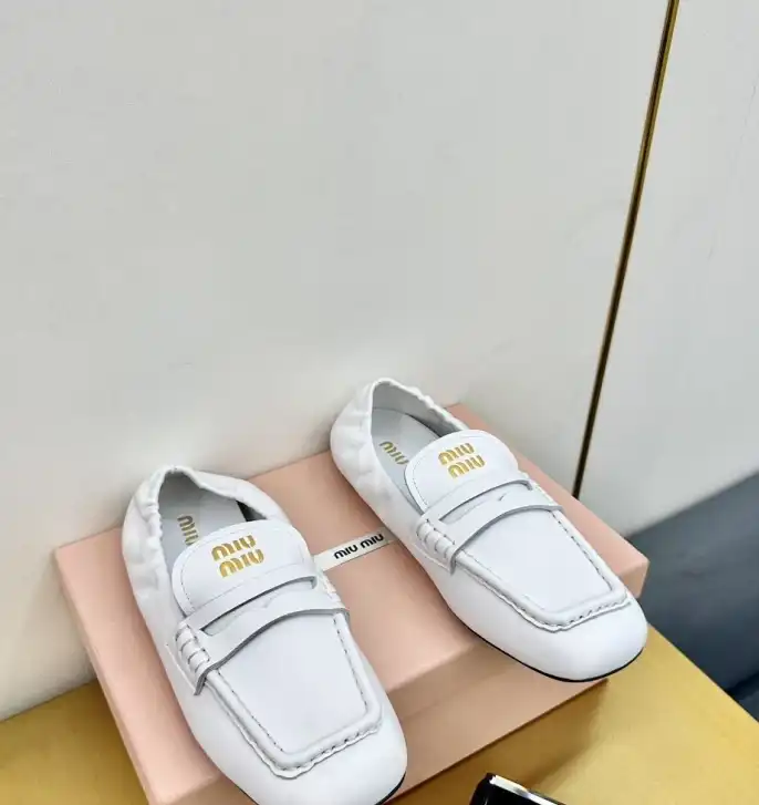 hype Miu Miu Leather Shoes