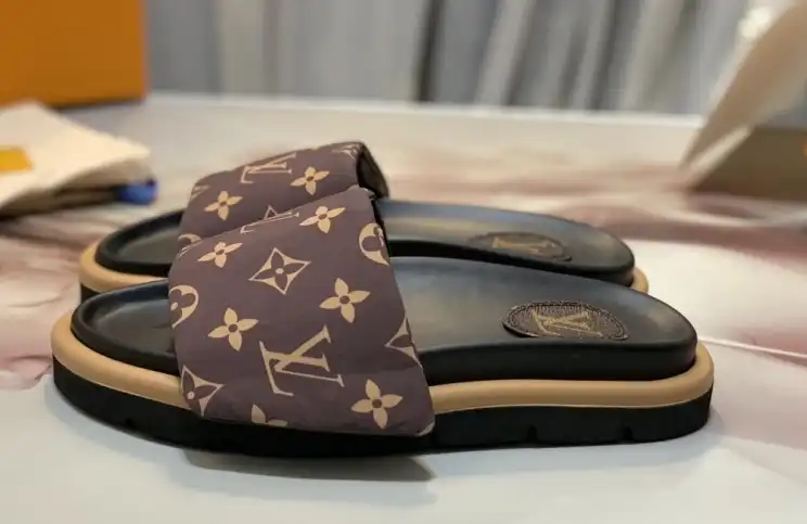 hype LV Slippers