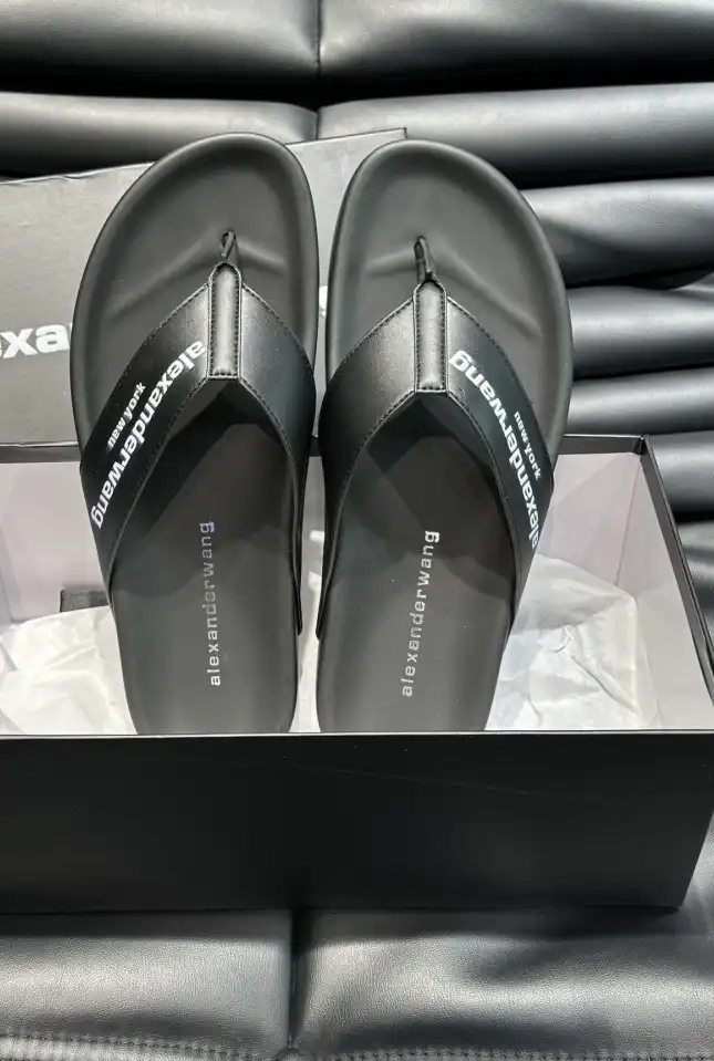 hype Alexander Wang Slippers