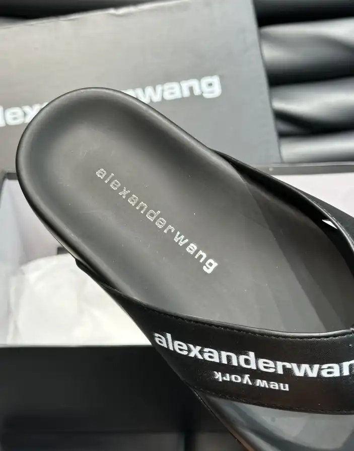 hype Alexander Wang Slippers