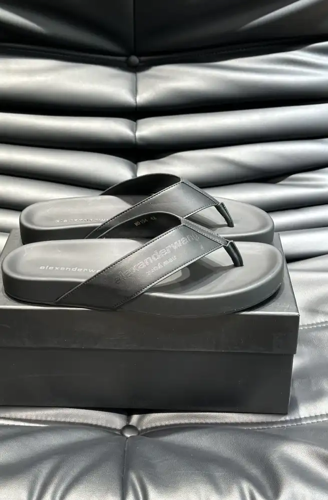 hype Alexander Wang Slippers