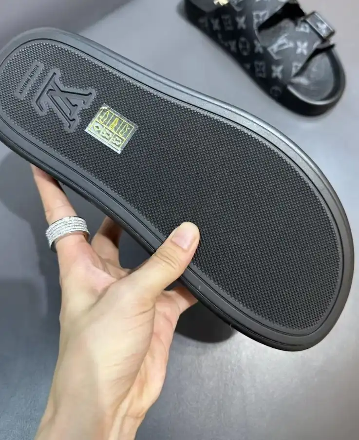 hype LV Slippers