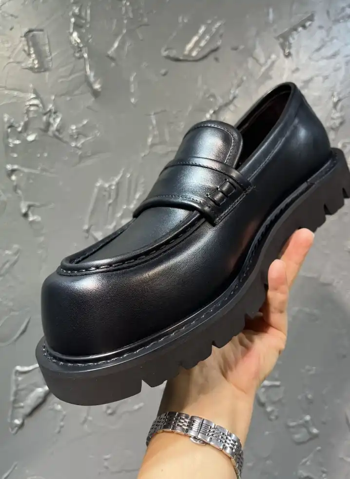 hype Bottega Veneta Leather Shoes