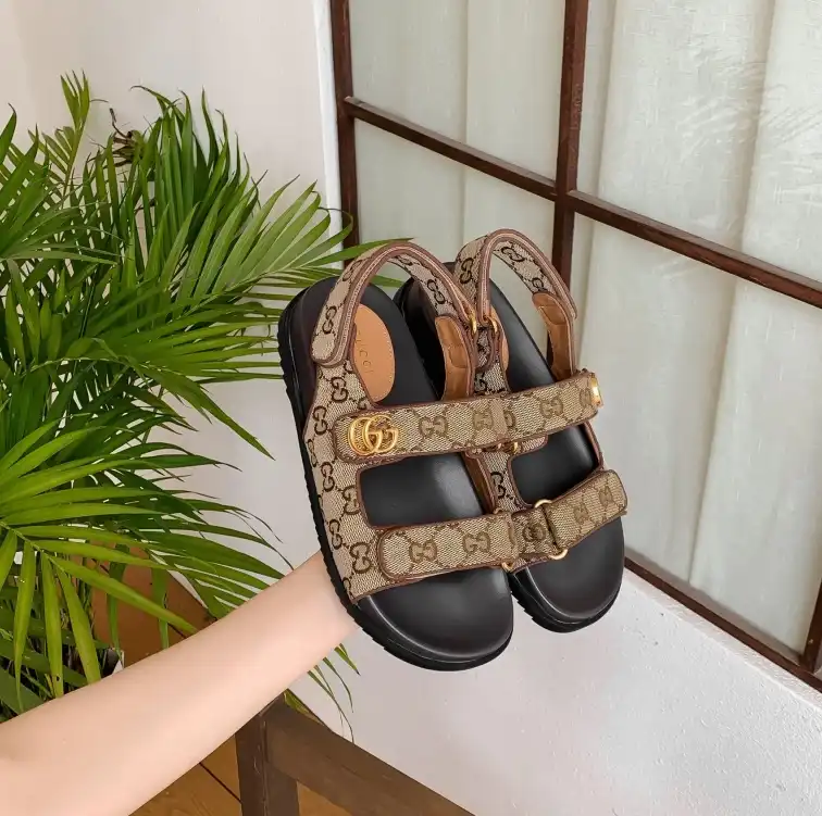 hype Gucci Sandals