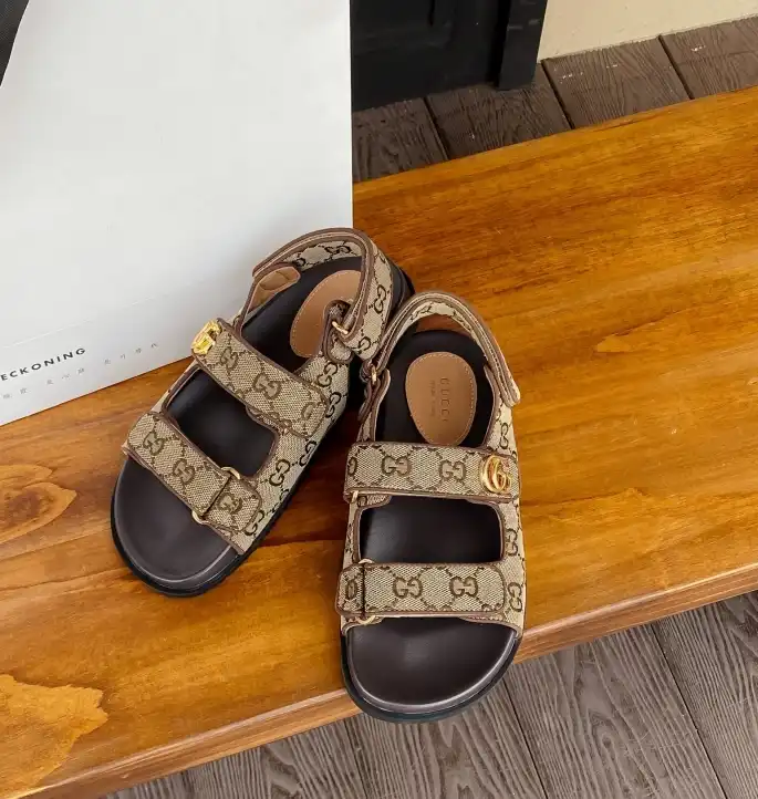 hype Gucci Sandals