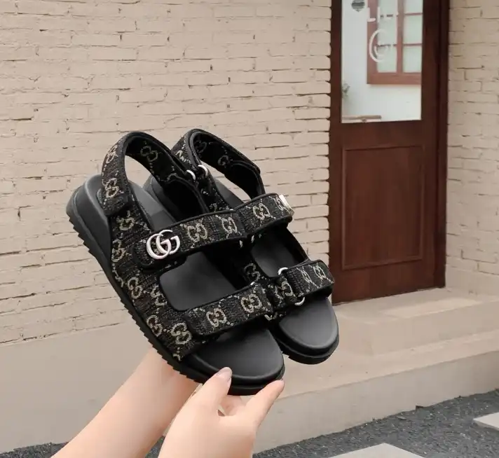 hype Gucci Sandals