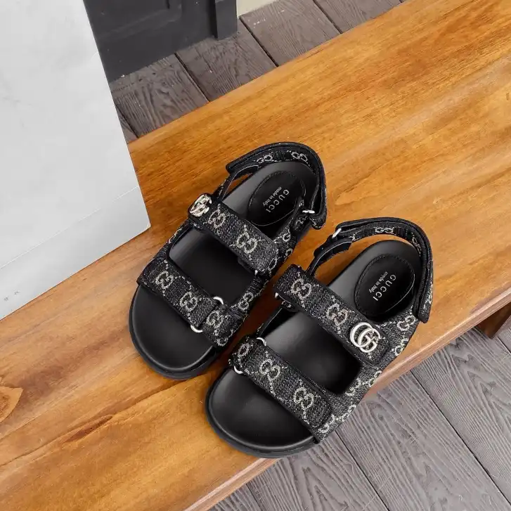 hype Gucci Sandals