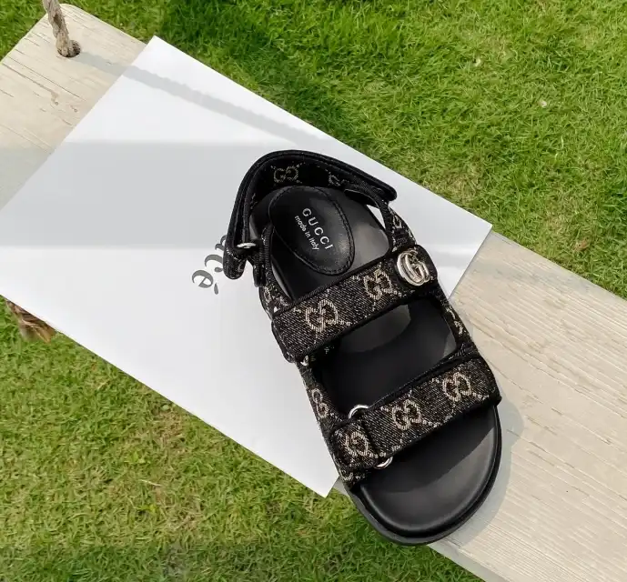 hype Gucci Sandals