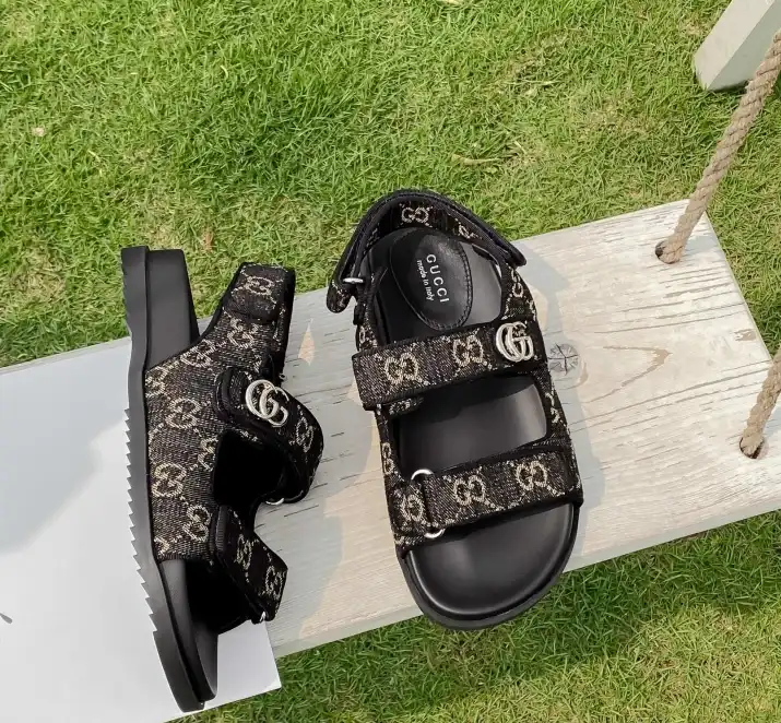 hype Gucci Sandals