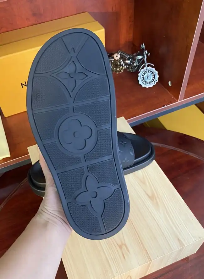 hype LV Slippers