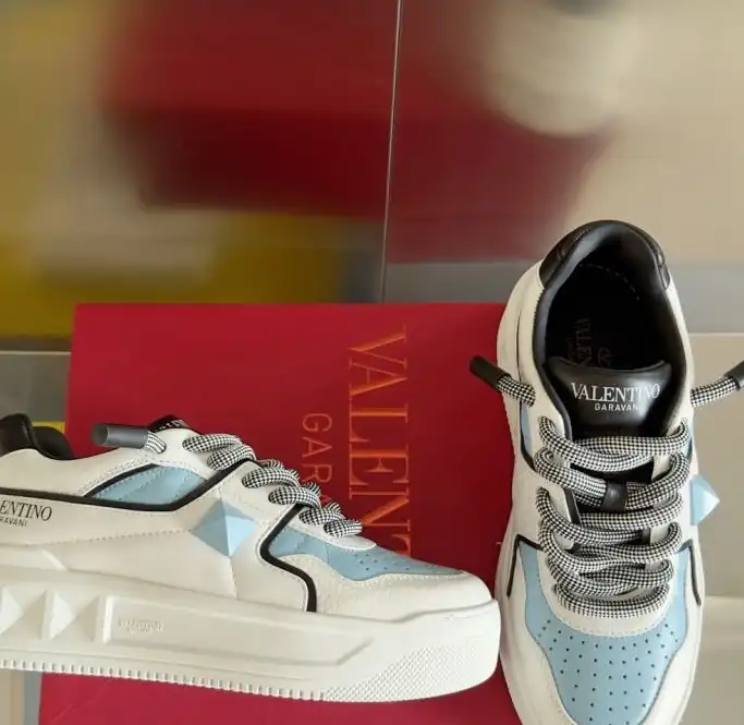 hype Valentino Sneakers