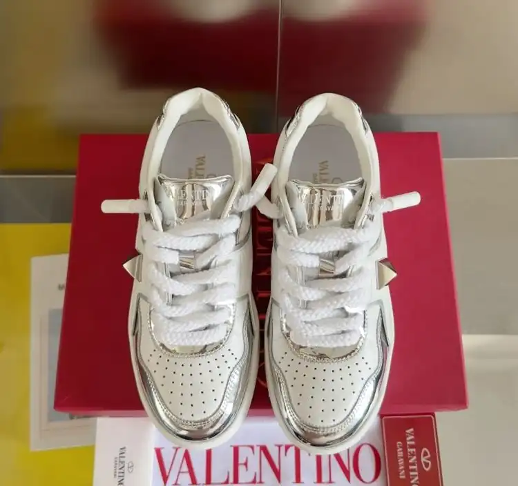 hype Valentino Sneakers