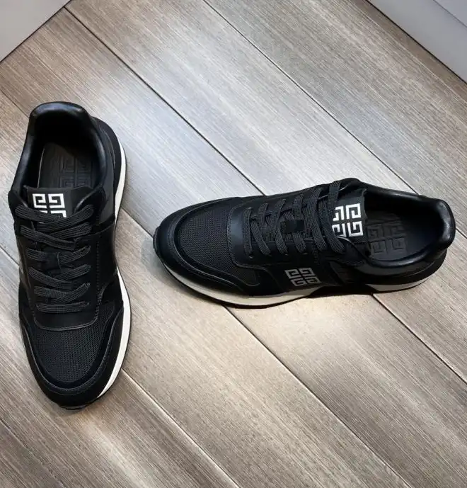 hype Givenchy Sneakers