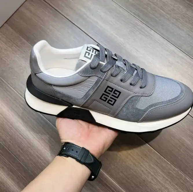 hype Givenchy Sneakers