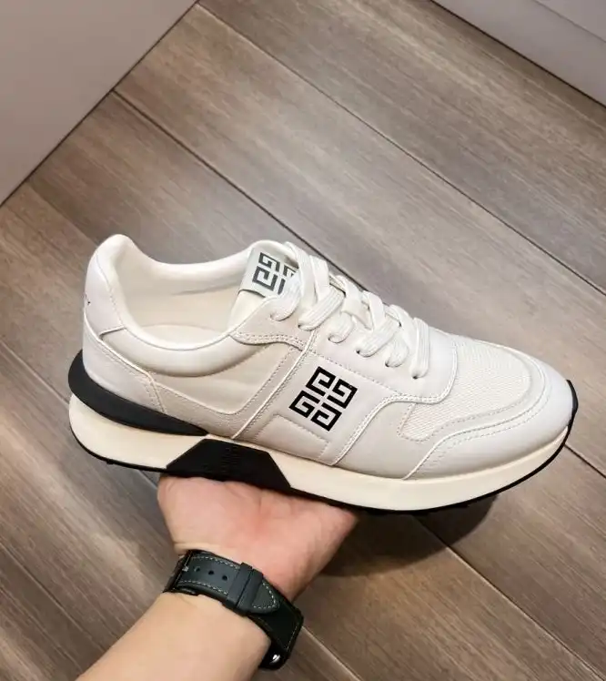 hype Givenchy Sneakers