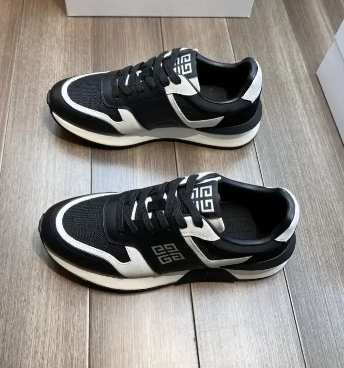 hype Givenchy Sneakers