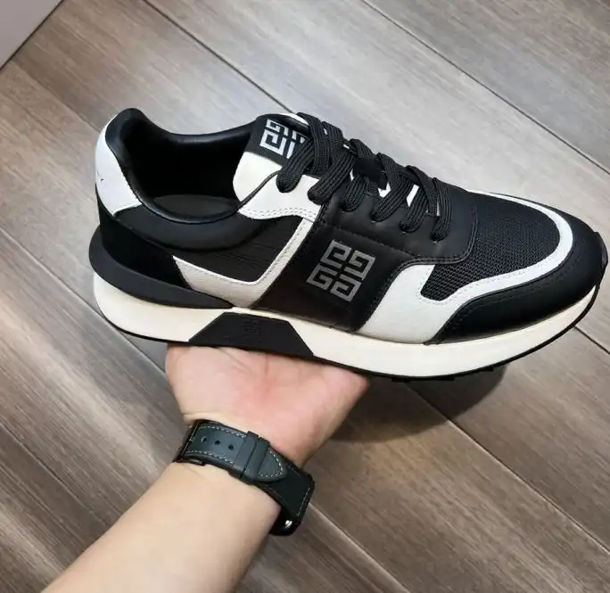 hype Givenchy Sneakers