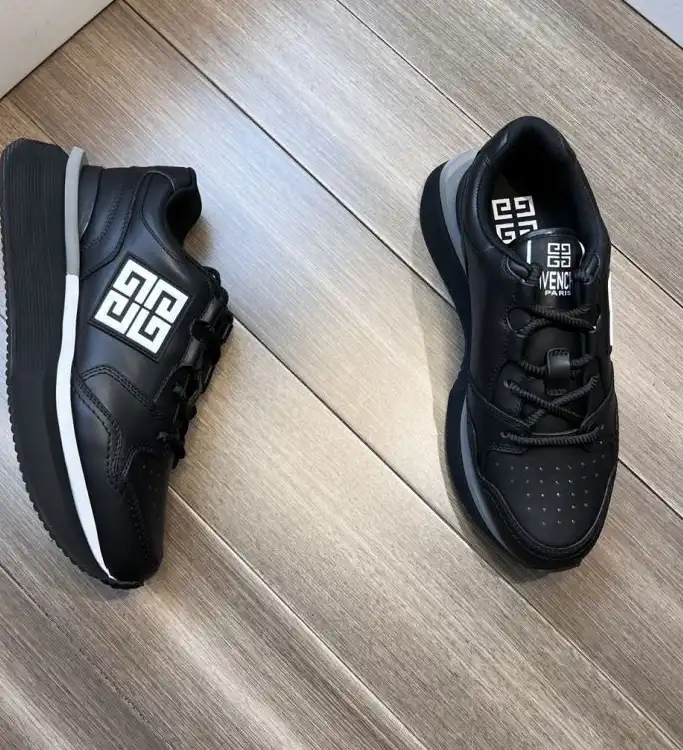 hype Givenchy Sneakers