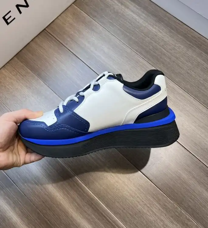 hype Givenchy Sneakers