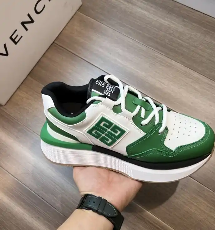 hype Givenchy Sneakers