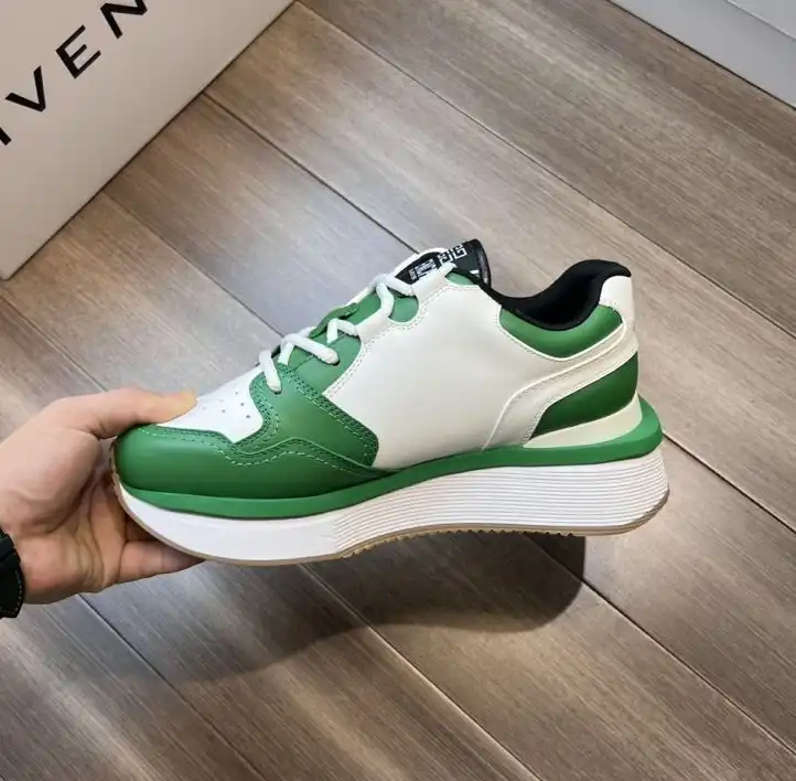 hype Givenchy Sneakers