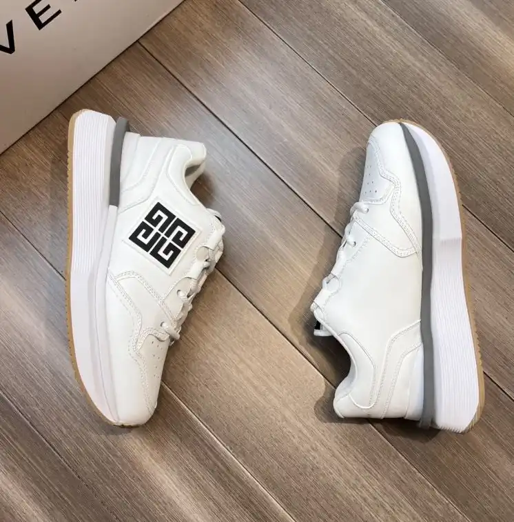 hype Givenchy Sneakers