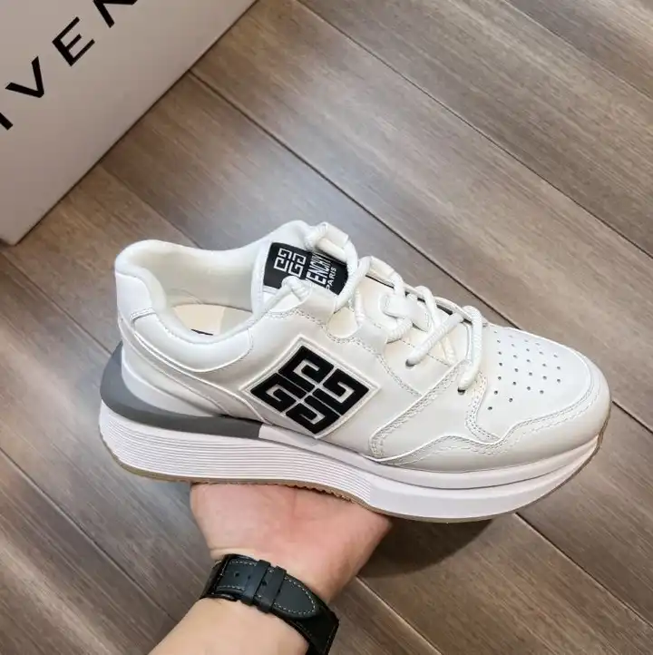 hype Givenchy Sneakers