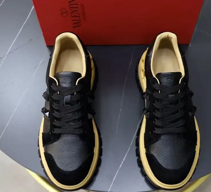 hype Valentino Sneakers