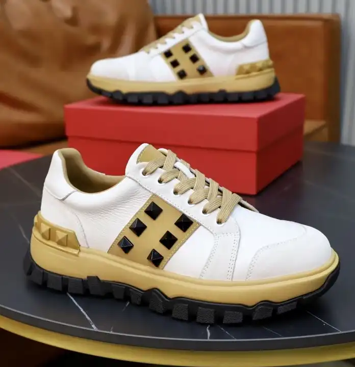 hype Valentino Sneakers