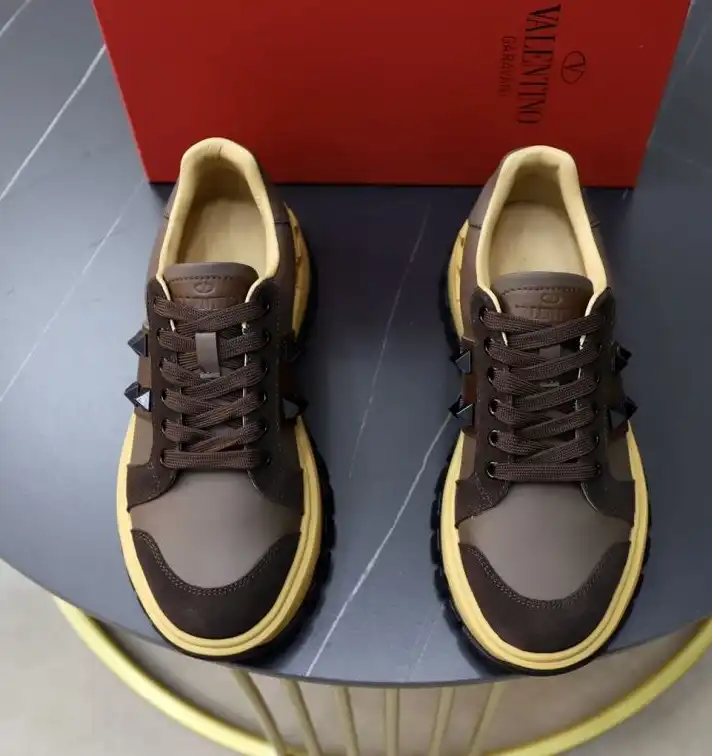 hype Valentino Sneakers