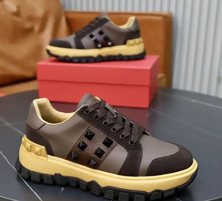 hype Valentino Sneakers