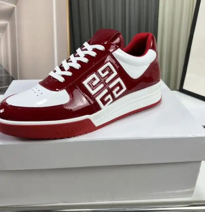 hype Givenchy Sneakers