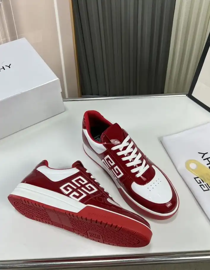 hype Givenchy Sneakers