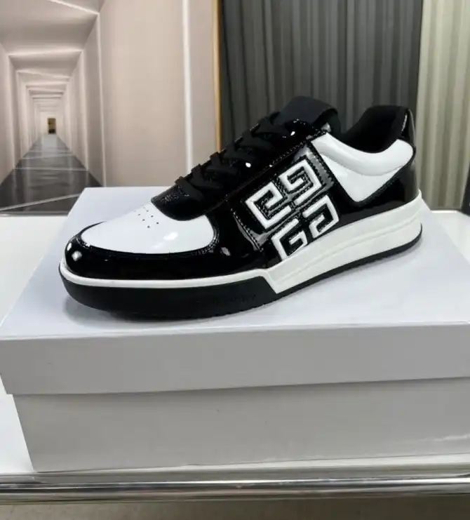 hype Givenchy Sneakers