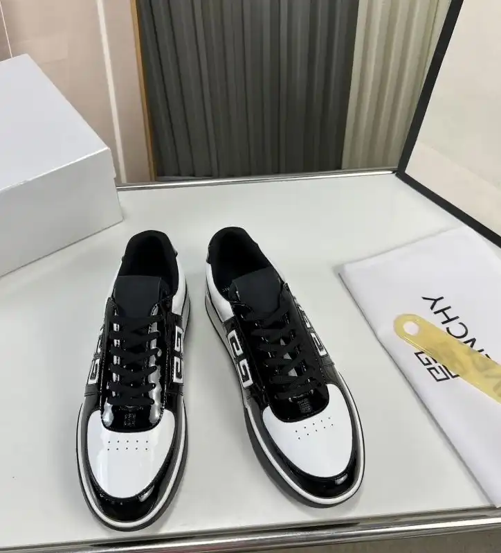 hype Givenchy Sneakers