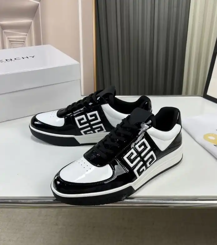 hype Givenchy Sneakers