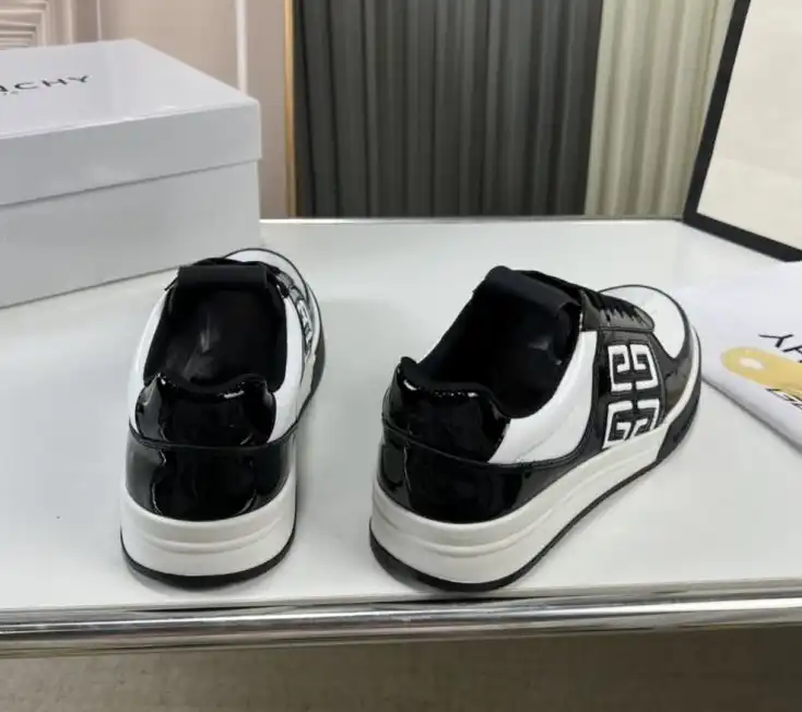 hype Givenchy Sneakers