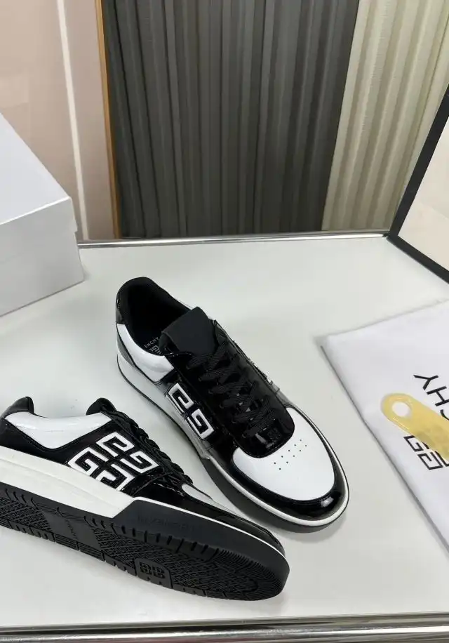 hype Givenchy Sneakers