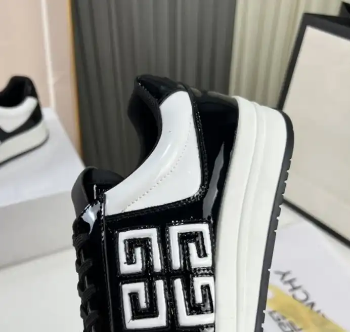 hype Givenchy Sneakers