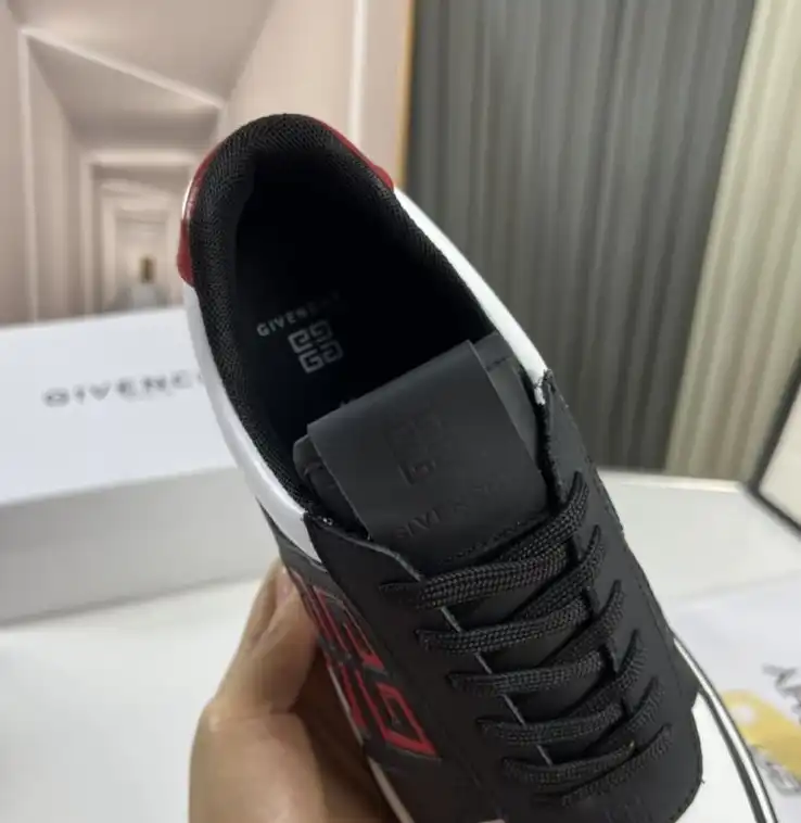 hype Givenchy Sneakers