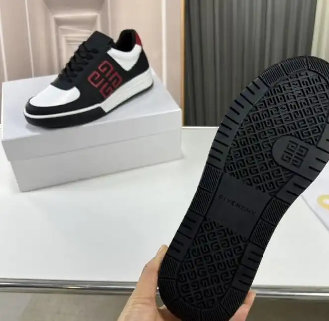 hype Givenchy Sneakers