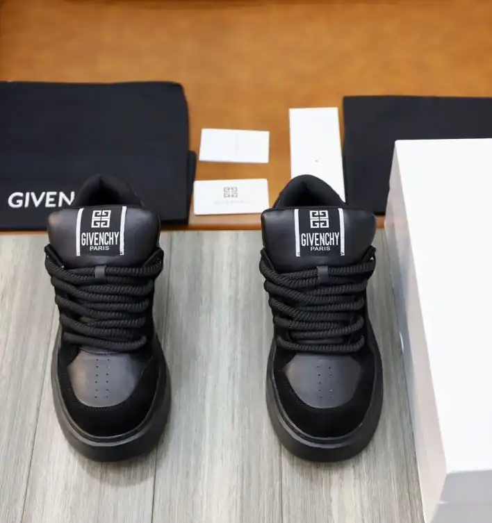 hype Givenchy Sneakers